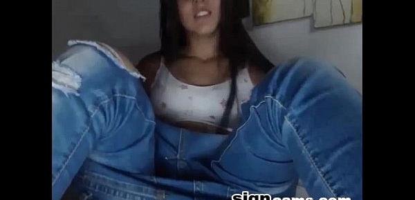  Hot fingering under the jeans